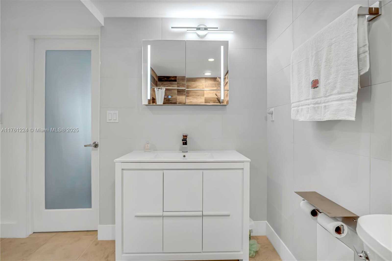 Small Image of 2301 COLLINS AVE #1501, Miami Beach Number 11