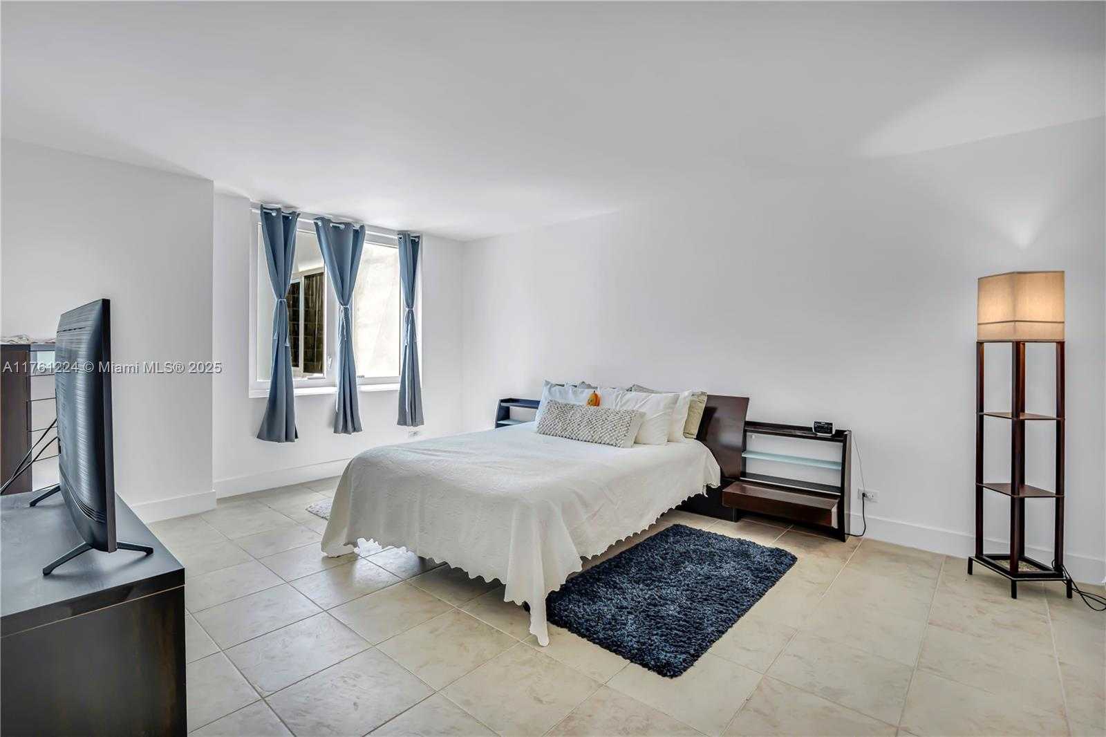 Small Image of 2301 COLLINS AVE #1501, Miami Beach Number 13