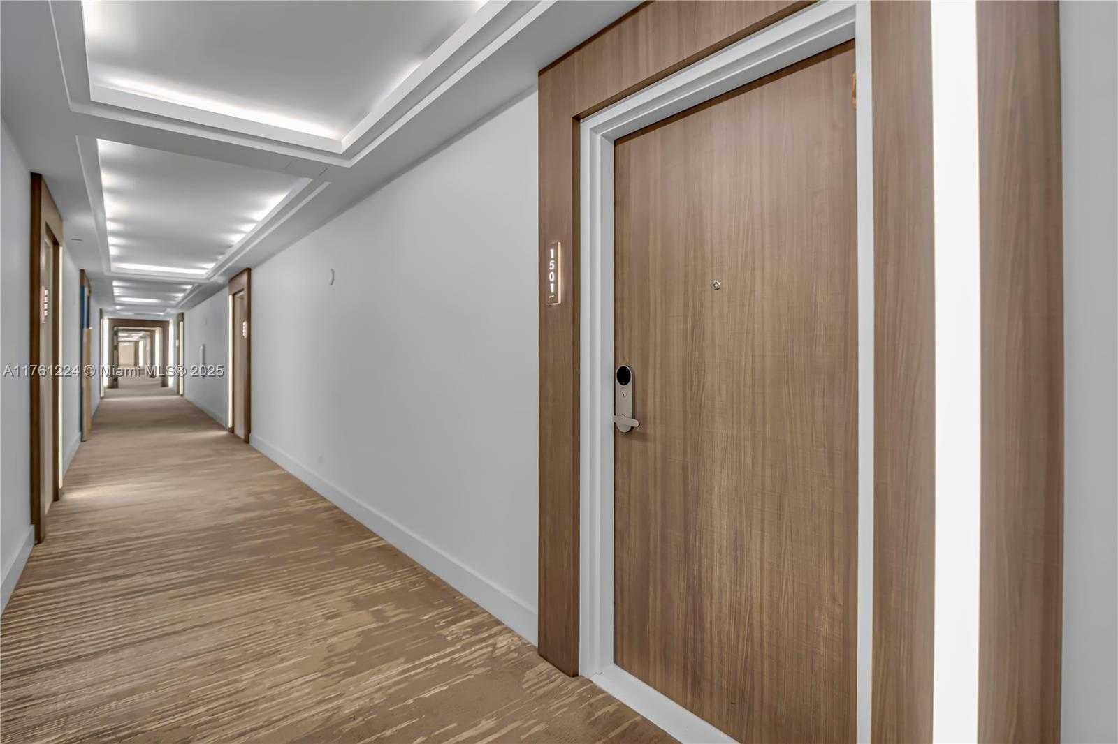 Small Image of 2301 COLLINS AVE #1501, Miami Beach Number 16