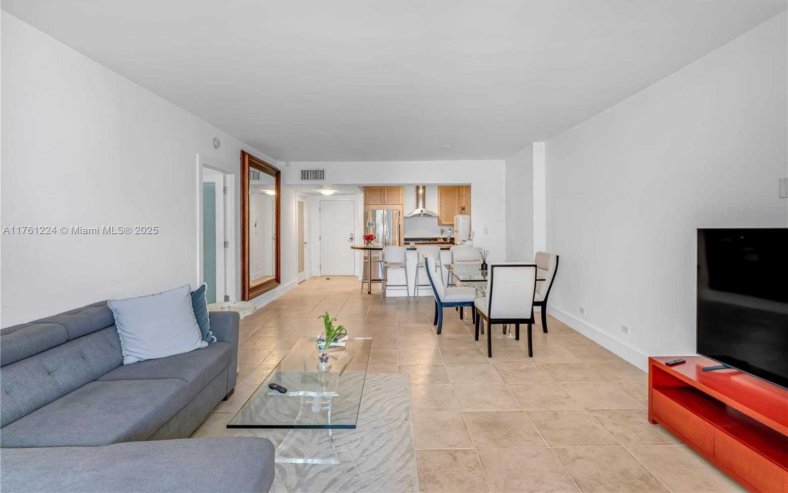 Small Image of 2301 COLLINS AVE #1501, Miami Beach Number 4
