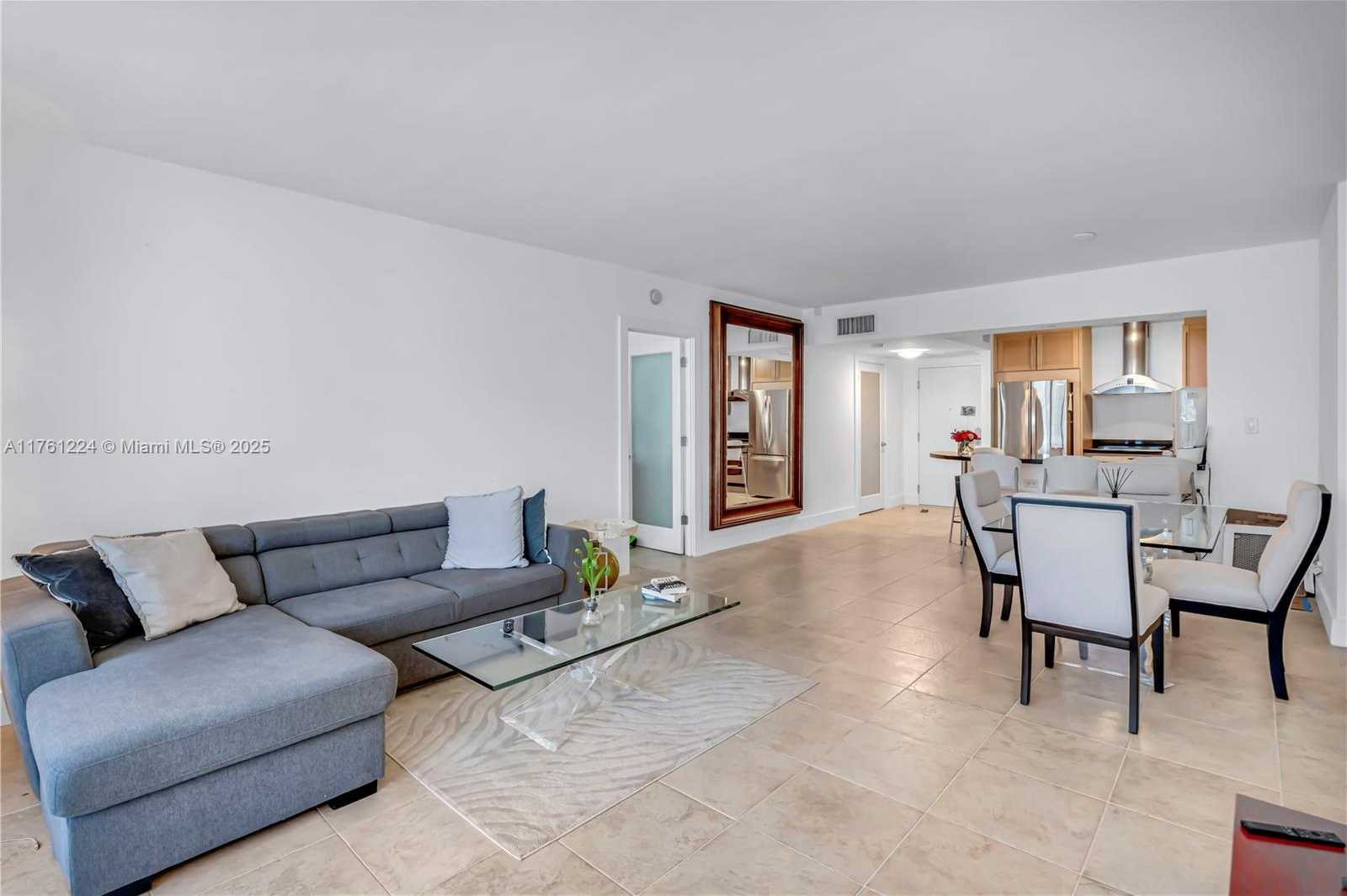 Small Image of 2301 COLLINS AVE #1501, Miami Beach Number 5