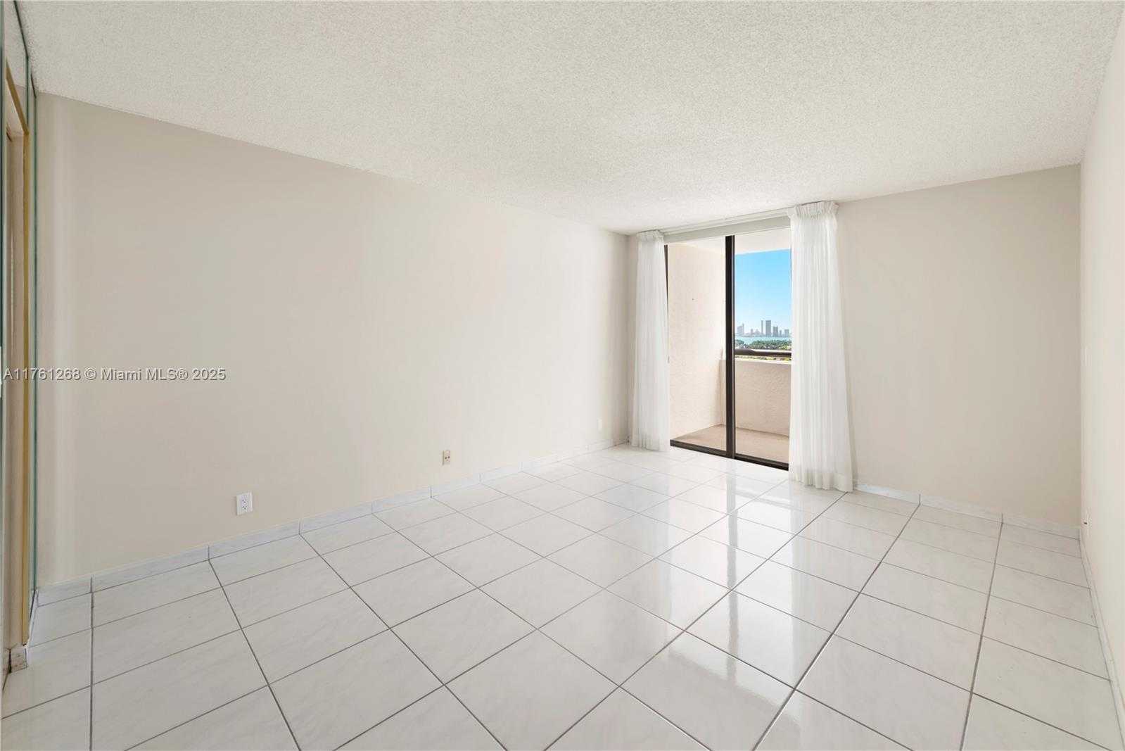 Small Image of 2555 COLLINS AVE #2104, Miami Beach Number 12
