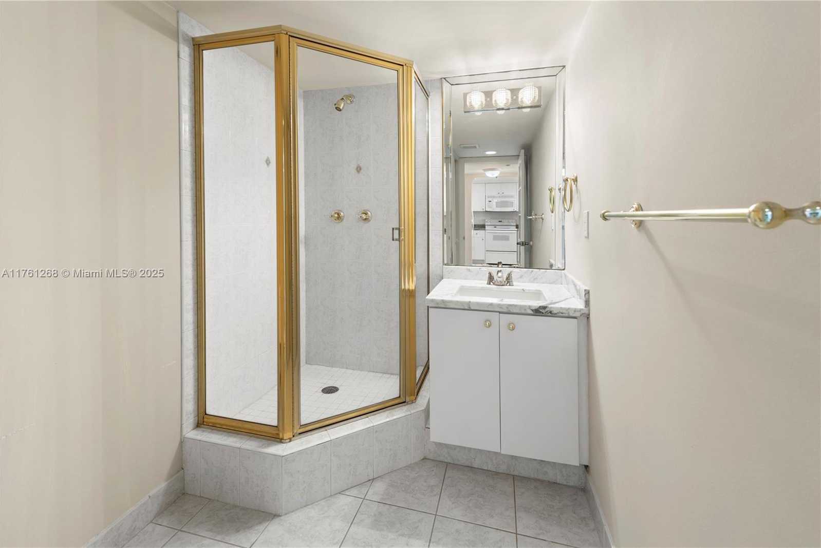 Small Image of 2555 COLLINS AVE #2104, Miami Beach Number 20