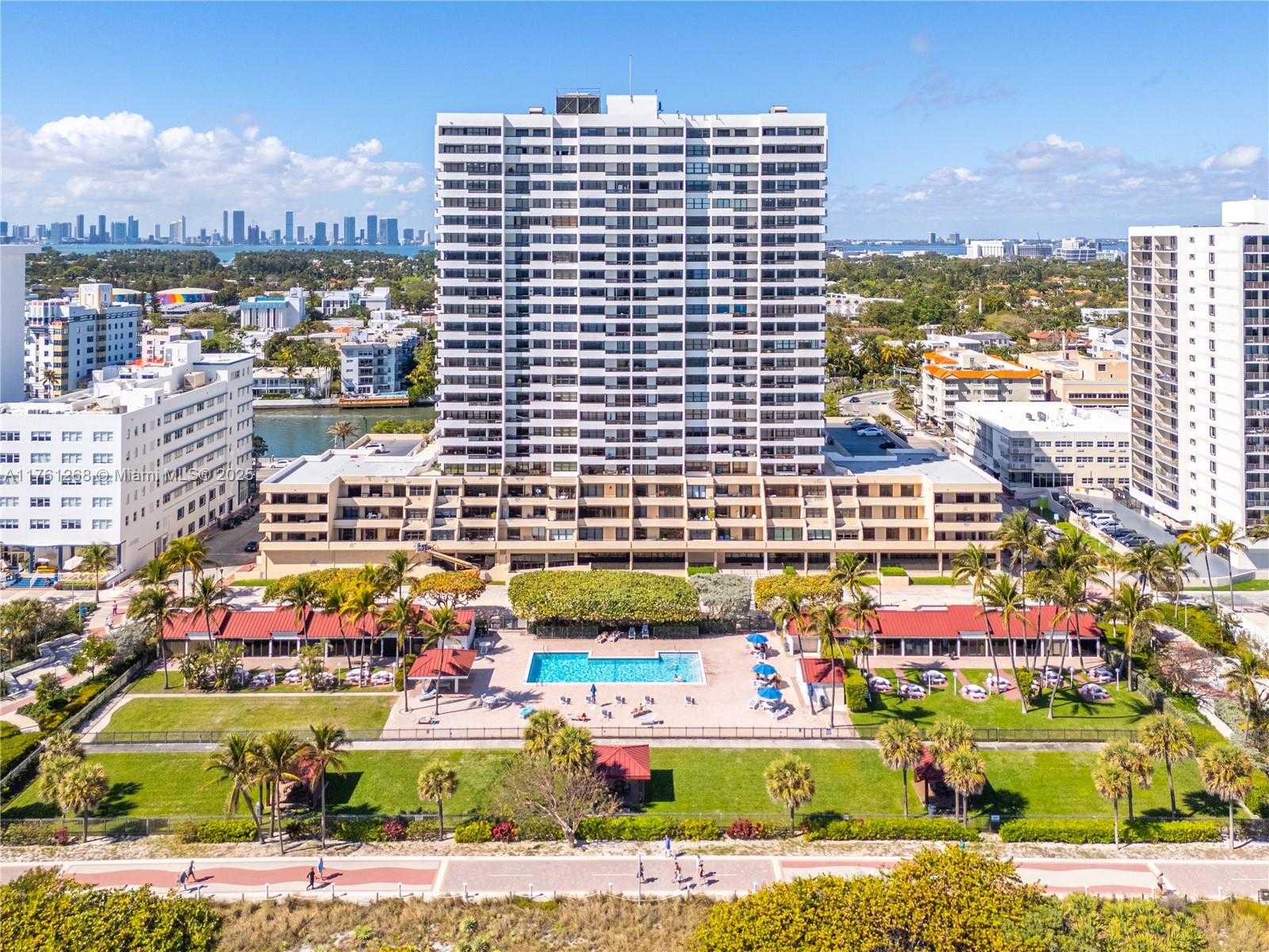 Small Image of 2555 COLLINS AVE #2104, Miami Beach Number 23