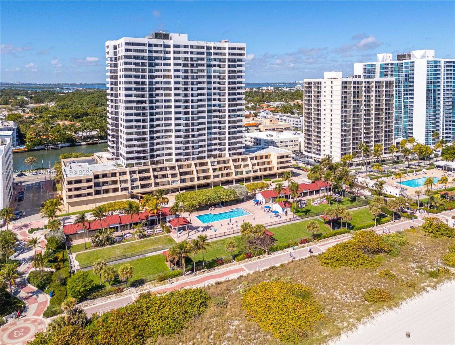 Small Image of 2555 COLLINS AVE #2104, Miami Beach Number 25