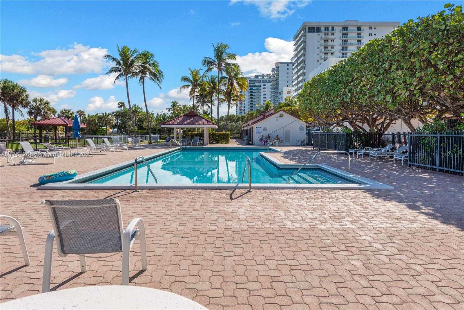 Small Image of 2555 COLLINS AVE #2104, Miami Beach Number 37