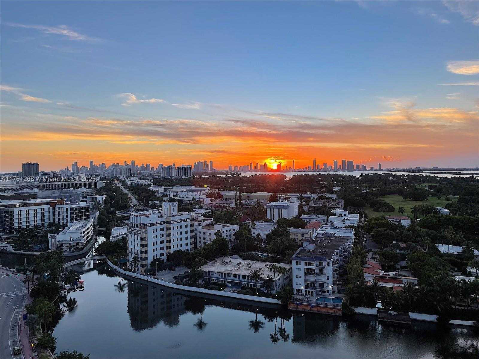 Small Image of 2555 COLLINS AVE #2104, Miami Beach Number 4