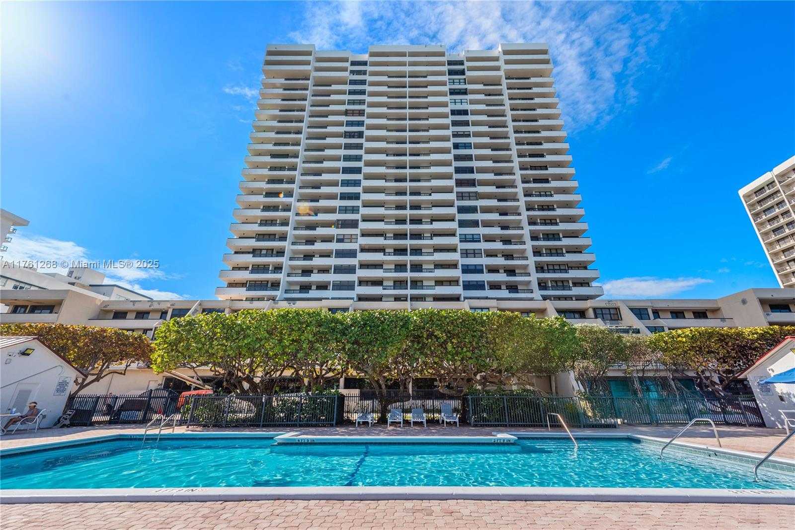 Small Image of 2555 COLLINS AVE #2104, Miami Beach Number 40