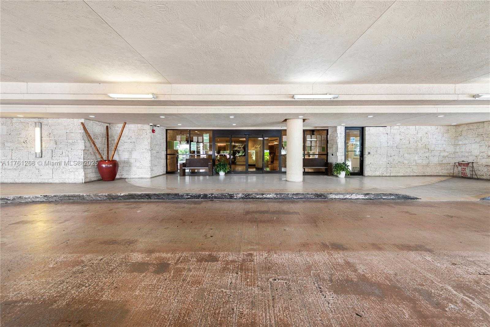 Small Image of 2555 COLLINS AVE #2104, Miami Beach Number 41