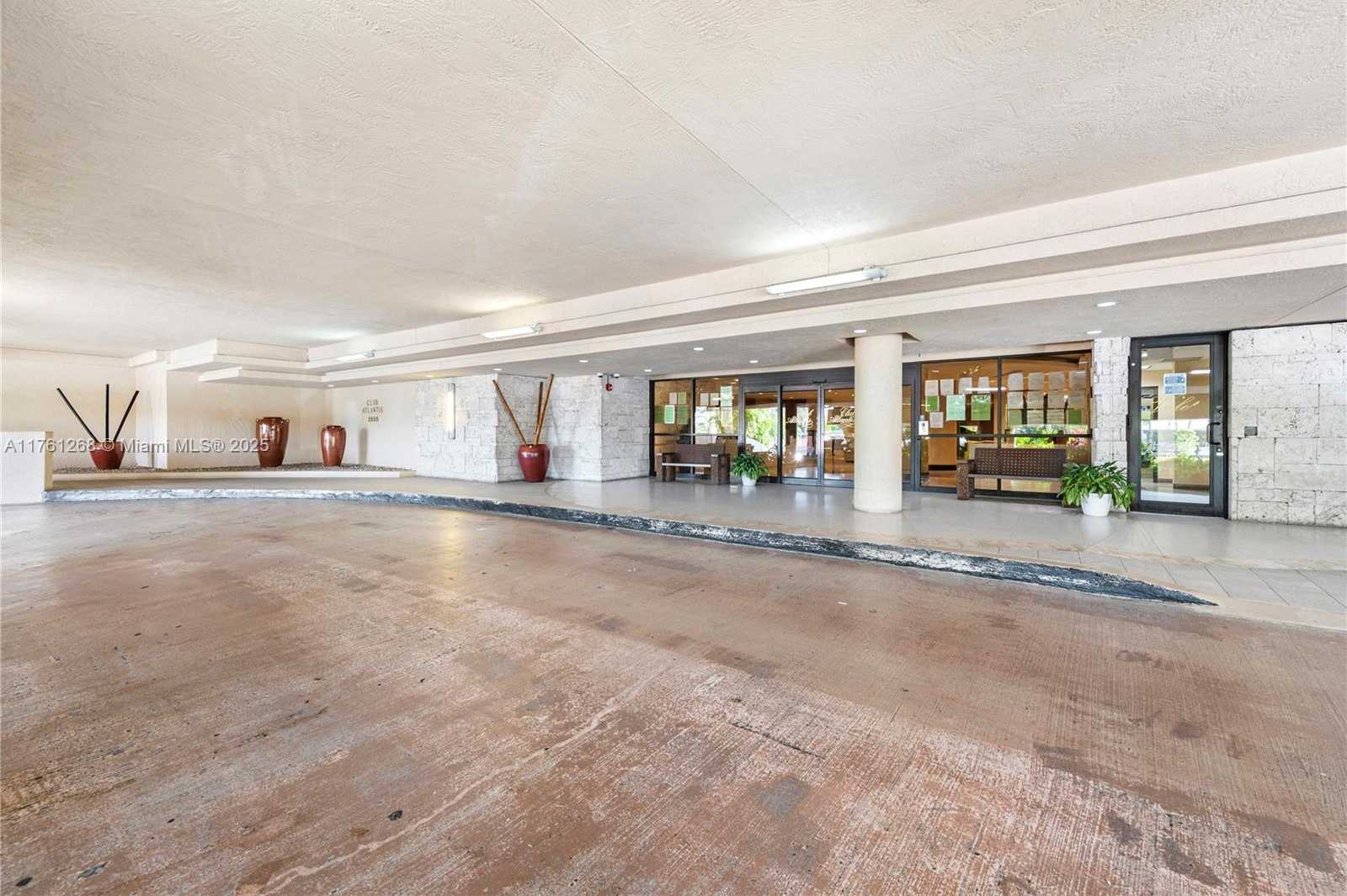 Small Image of 2555 COLLINS AVE #2104, Miami Beach Number 42
