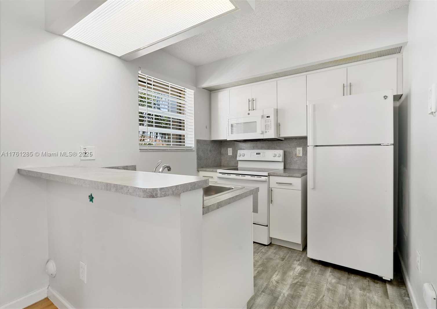 Small Image of 2264 SOUTH EAST 27TH DR #206-E, Homestead Number 4