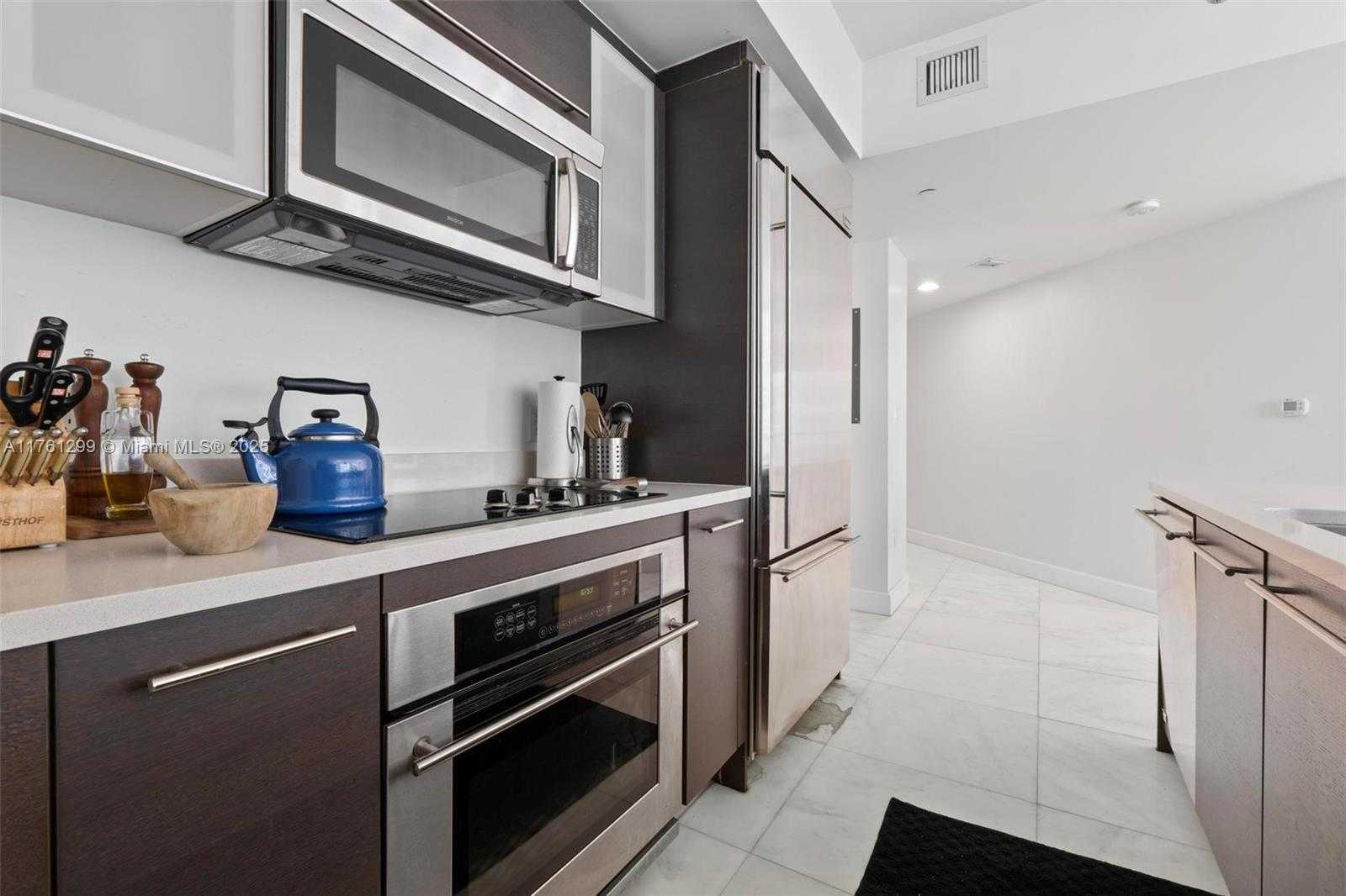 Small Image of 500 BRICKELL AVE #2510, Miami Number 12