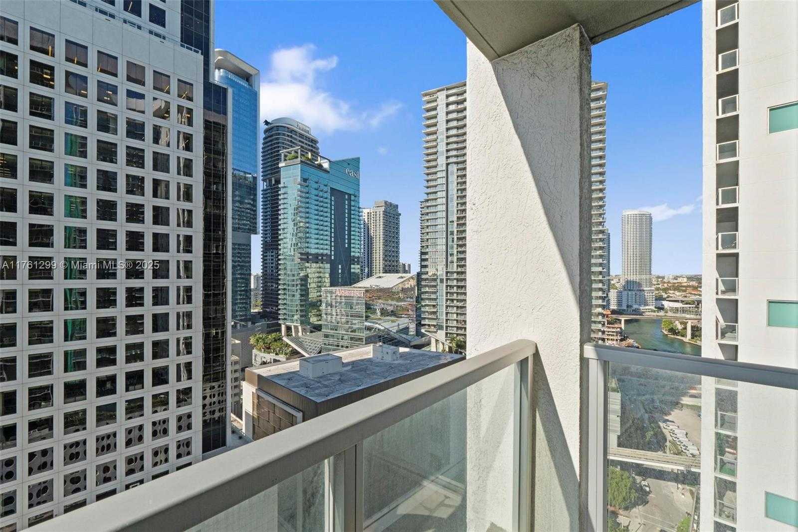 Small Image of 500 BRICKELL AVE #2510, Miami Number 22