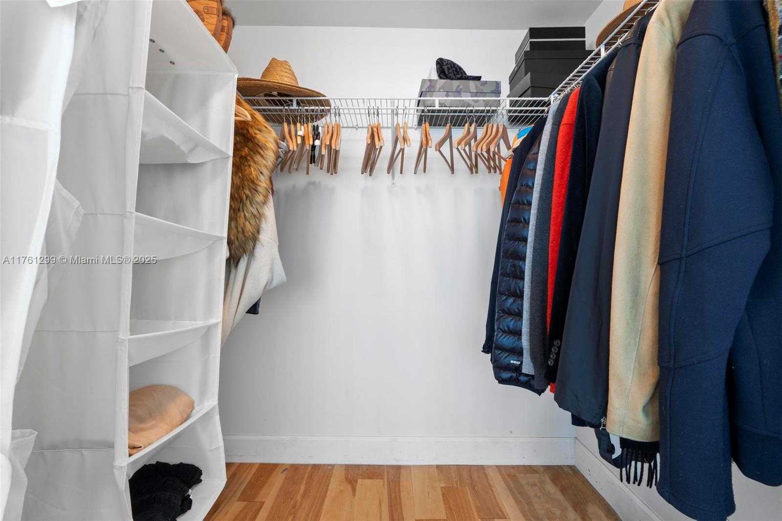 Small Image of 500 BRICKELL AVE #2510, Miami Number 25