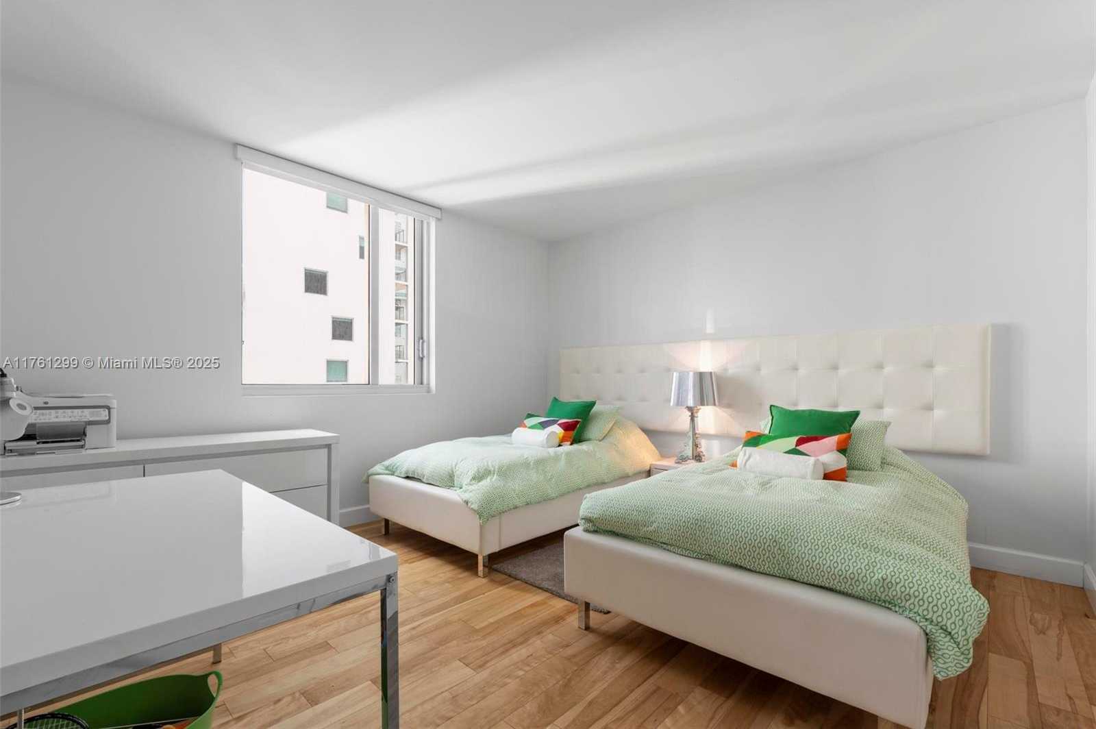 Small Image of 500 BRICKELL AVE #2510, Miami Number 29