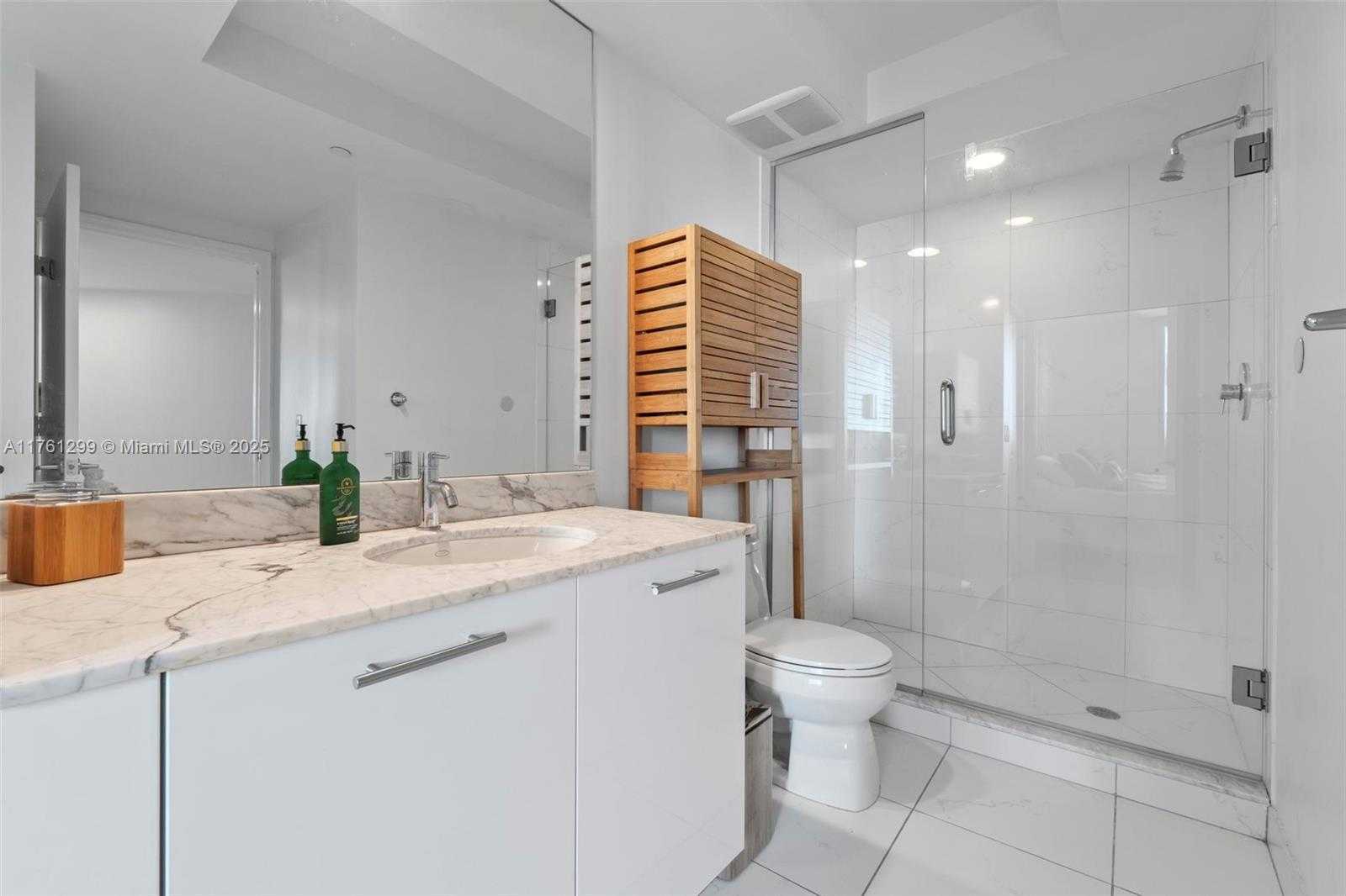 Small Image of 500 BRICKELL AVE #2510, Miami Number 32