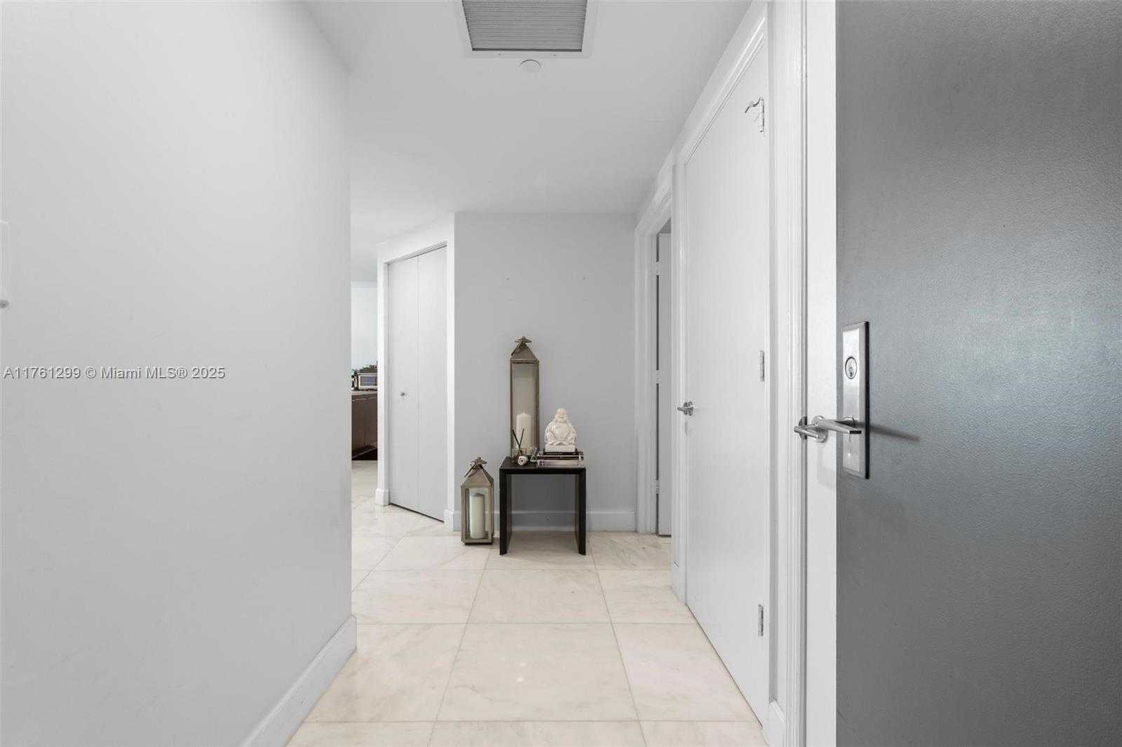 Small Image of 500 BRICKELL AVE #2510, Miami Number 6