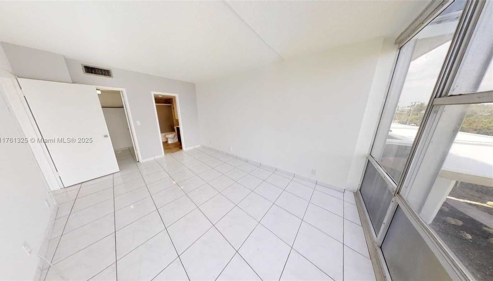 Small Image of 900 BAY DR #209, Miami Beach Number 9