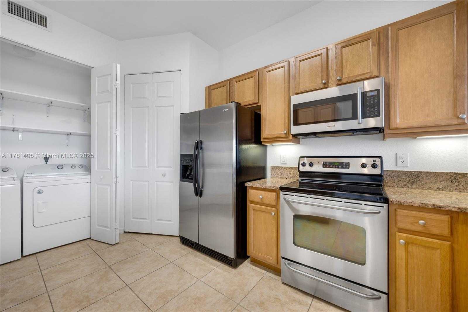 Small Image of 3600 OAKS CLUBHOUSE DR #501, Pompano Beach Number 13