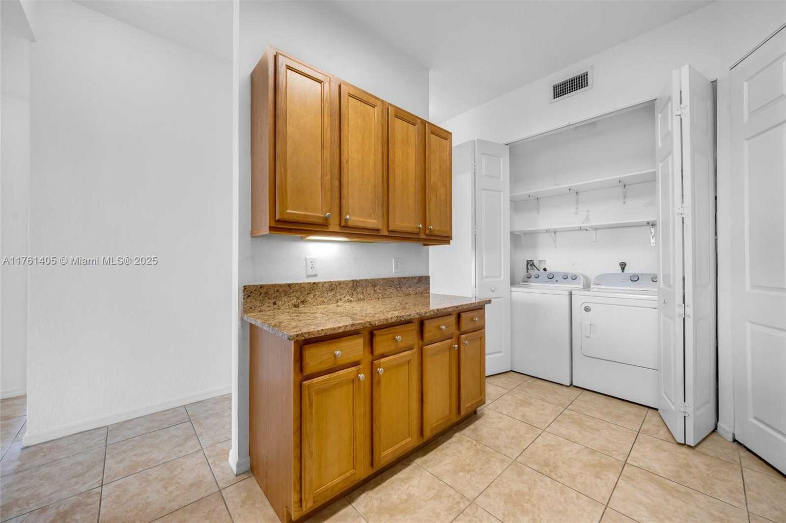 Small Image of 3600 OAKS CLUBHOUSE DR #501, Pompano Beach Number 14