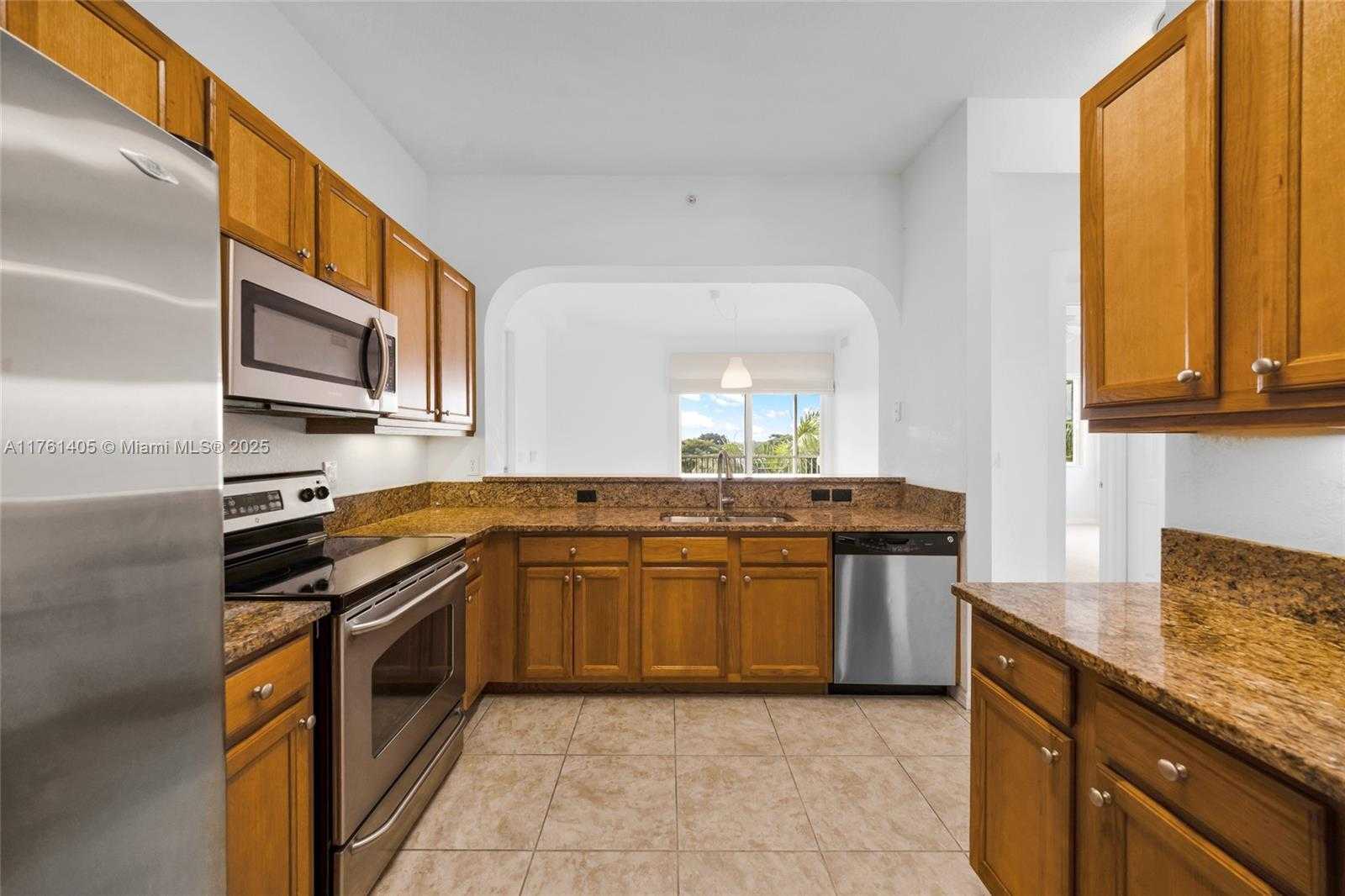 Small Image of 3600 OAKS CLUBHOUSE DR #501, Pompano Beach Number 16