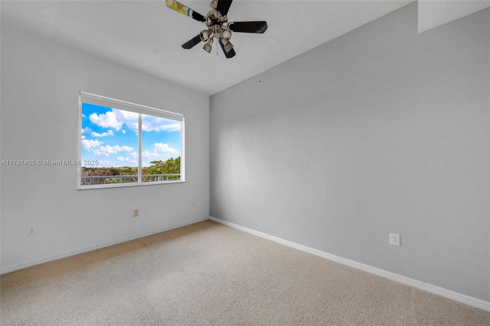 Small Image of 3600 OAKS CLUBHOUSE DR #501, Pompano Beach Number 23