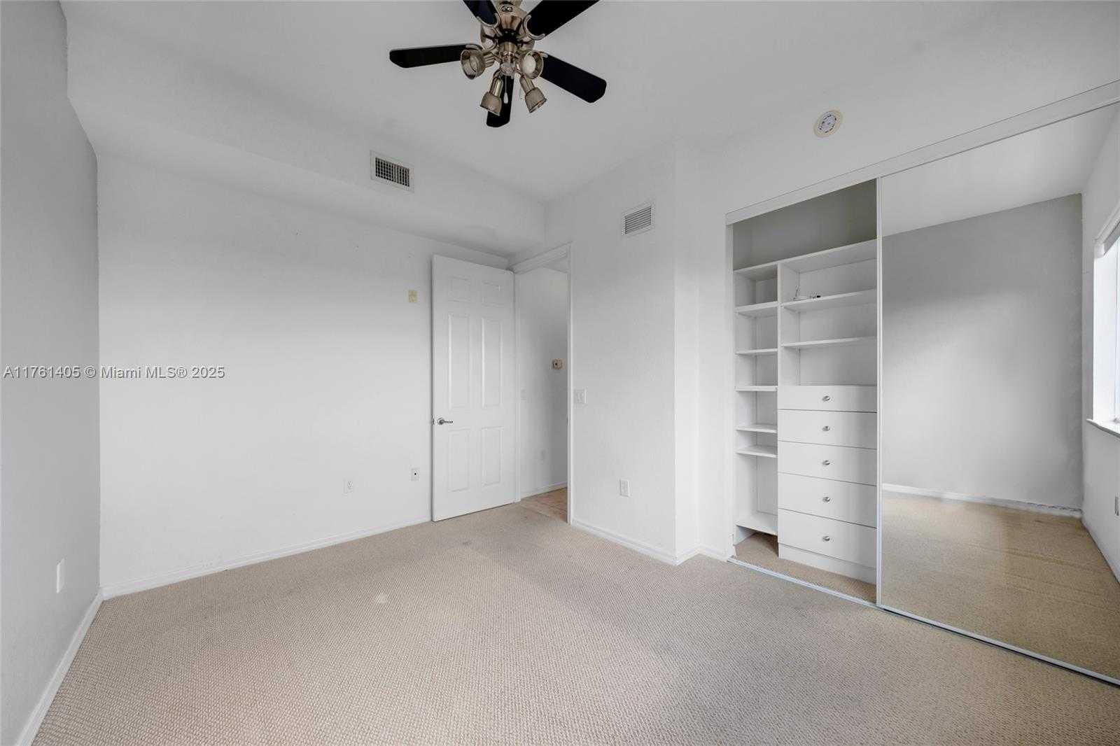 Small Image of 3600 OAKS CLUBHOUSE DR #501, Pompano Beach Number 25