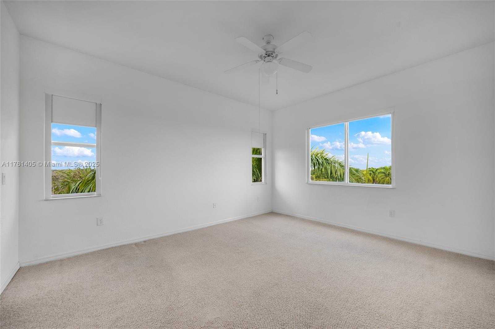 Small Image of 3600 OAKS CLUBHOUSE DR #501, Pompano Beach Number 33