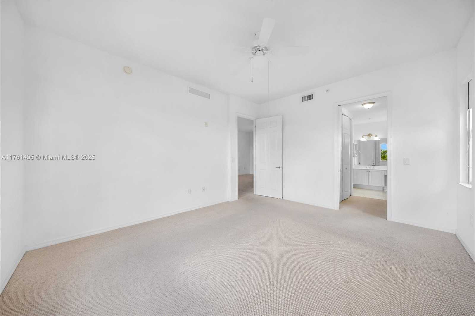 Small Image of 3600 OAKS CLUBHOUSE DR #501, Pompano Beach Number 36