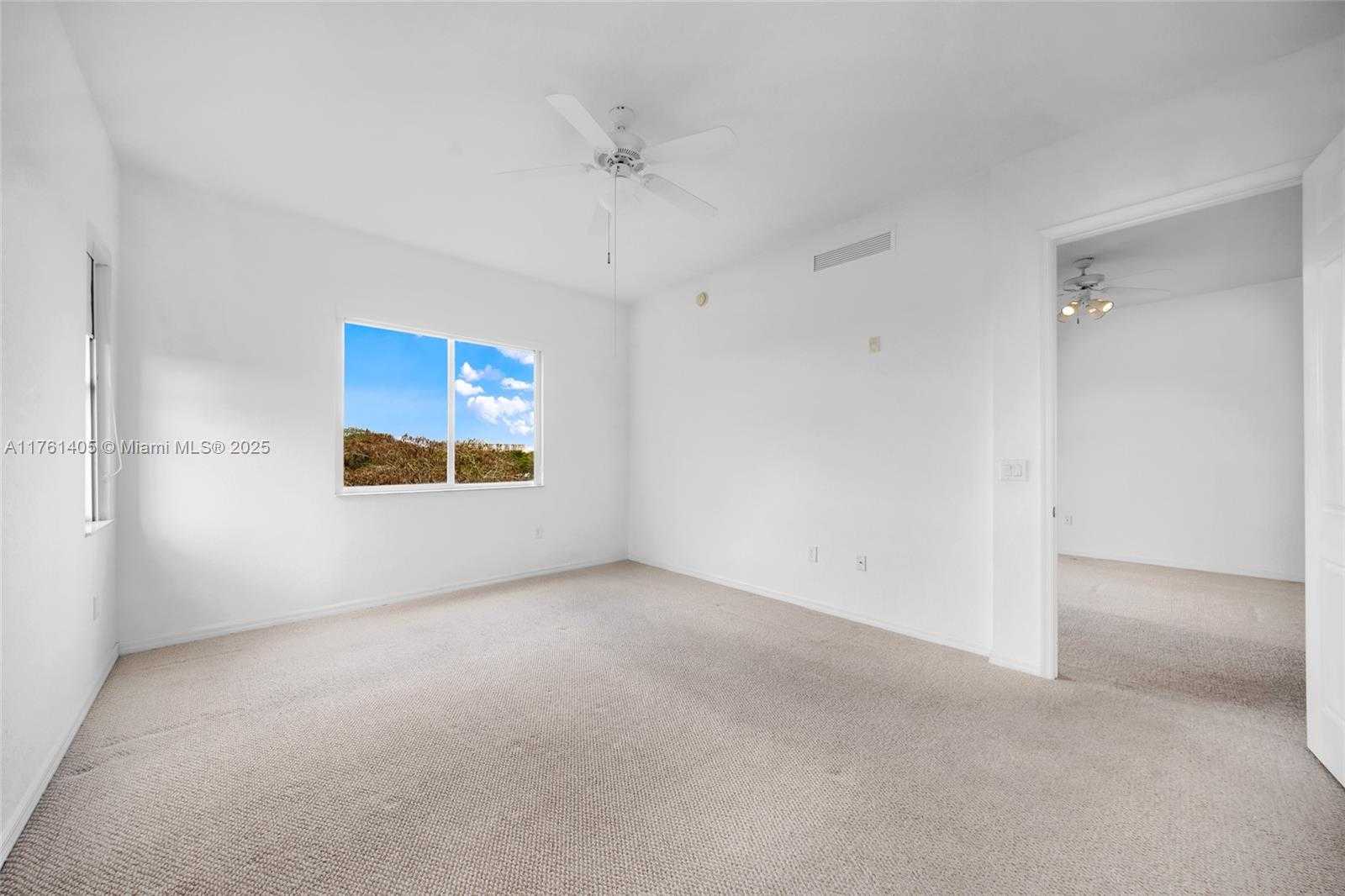 Small Image of 3600 OAKS CLUBHOUSE DR #501, Pompano Beach Number 37