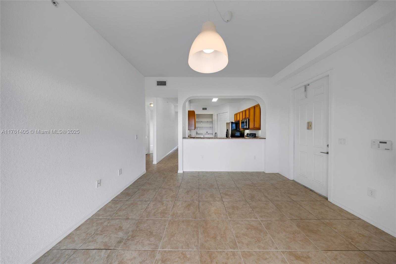 Small Image of 3600 OAKS CLUBHOUSE DR #501, Pompano Beach Number 7