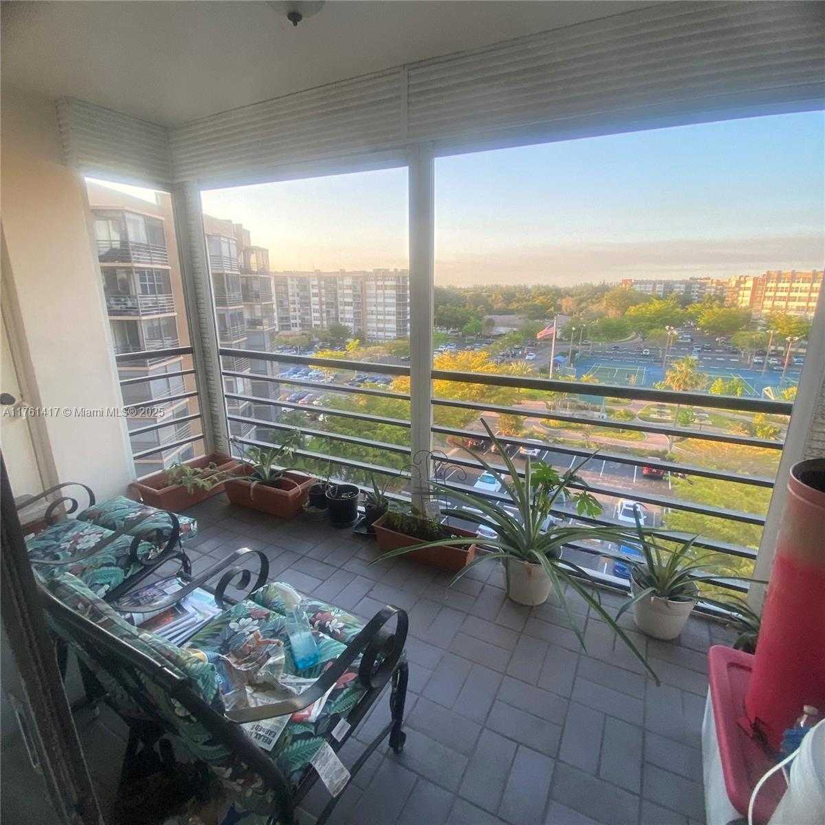 Small Image of 1100 SAINT CHARLES PL #717, Pembroke Pines Number 12