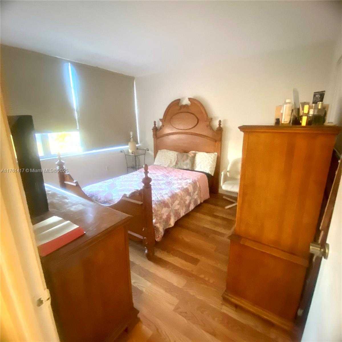 Small Image of 1100 SAINT CHARLES PL #717, Pembroke Pines Number 9