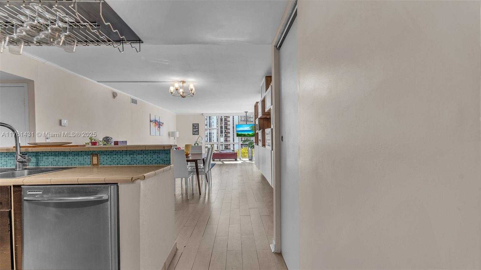 Small Image of 3675 NORTH COUNTRY CLUB DR #603, Aventura Number 13