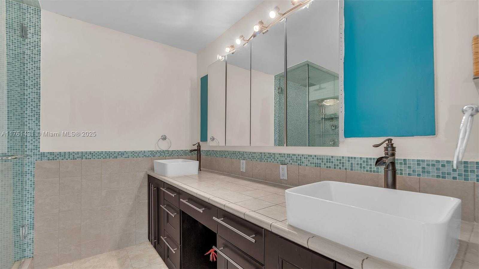 Small Image of 3675 NORTH COUNTRY CLUB DR #603, Aventura Number 24
