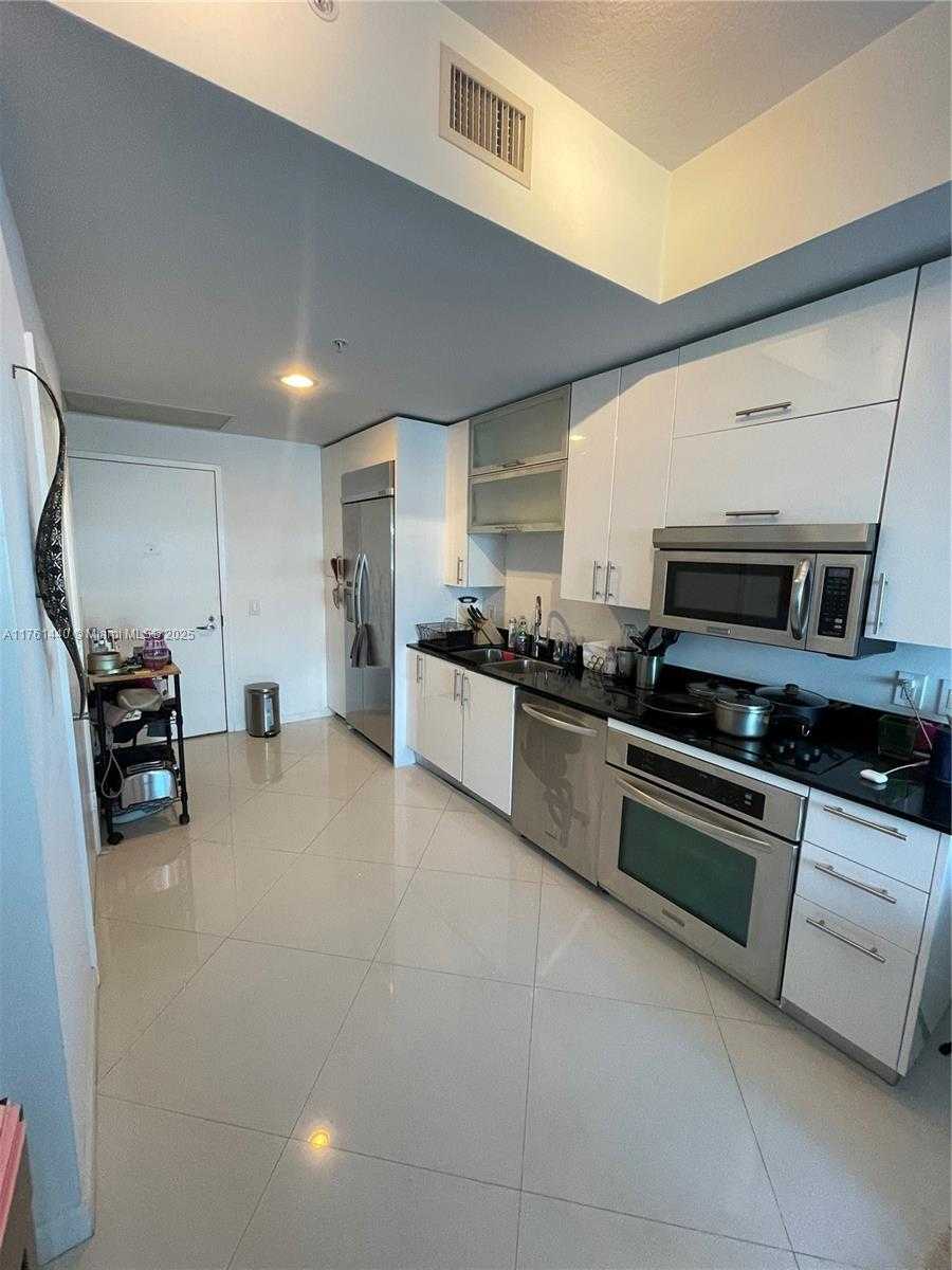 Small Image of 60 SOUTH WEST 13TH ST #5214, Miami Number 4