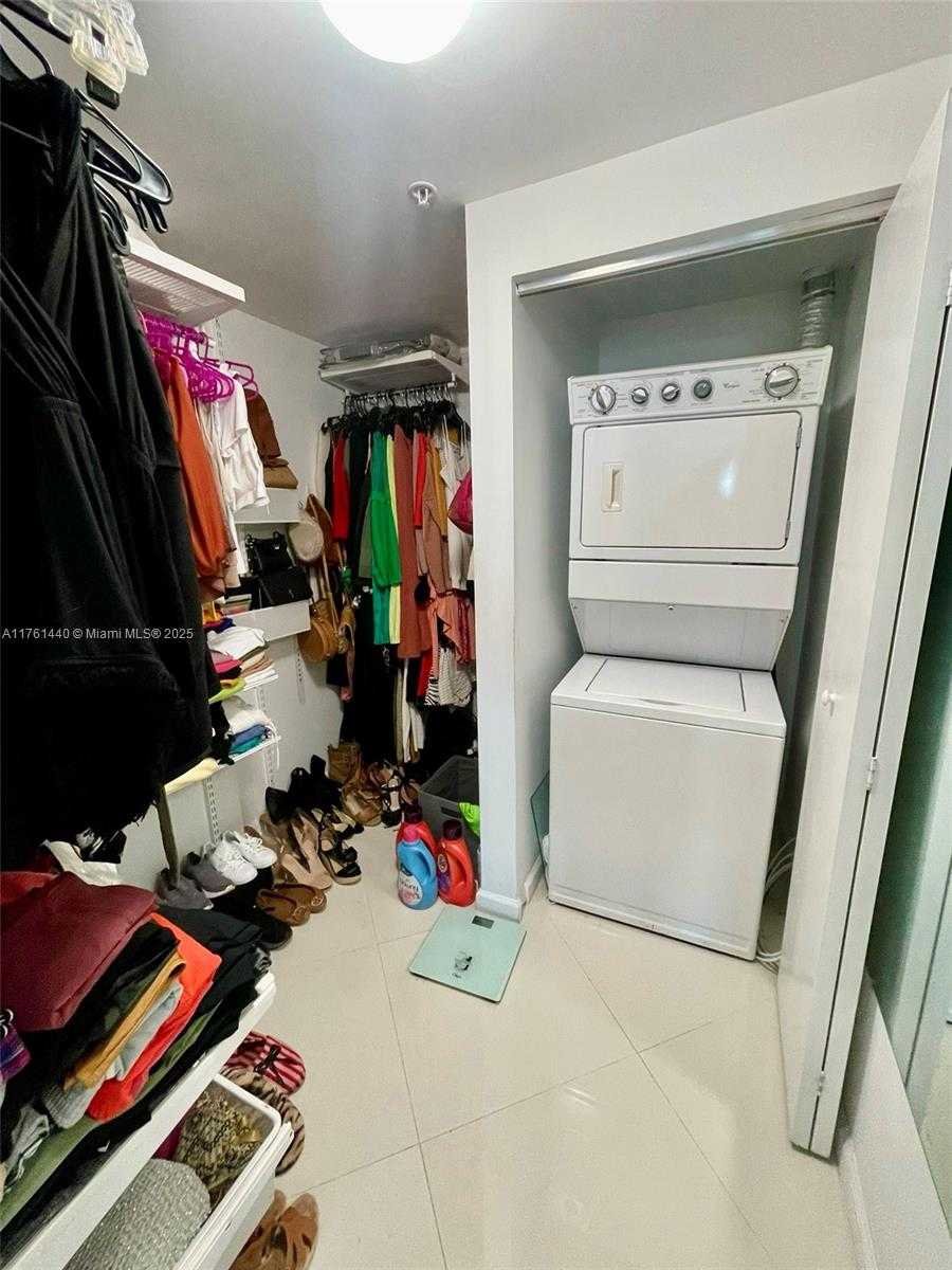 Small Image of 60 SOUTH WEST 13TH ST #5214, Miami Number 9
