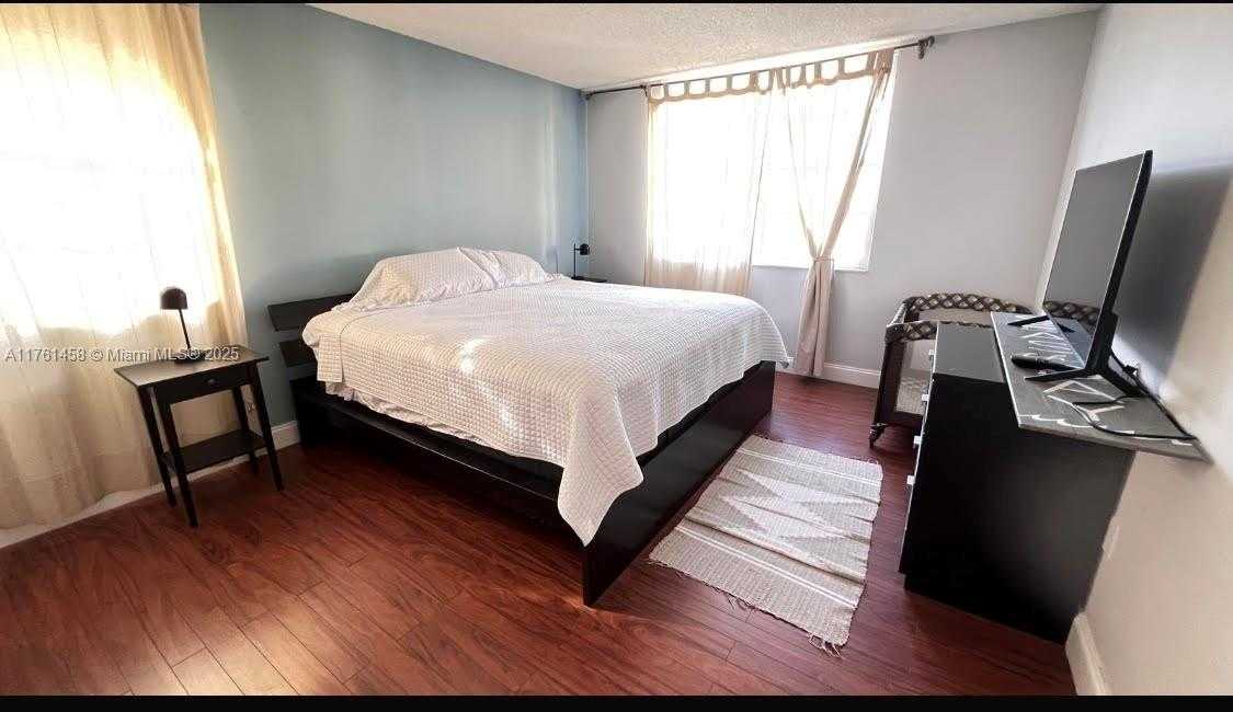 Small Image of 19555 EAST COUNTRY CLUB DR #8507, Aventura Number 8