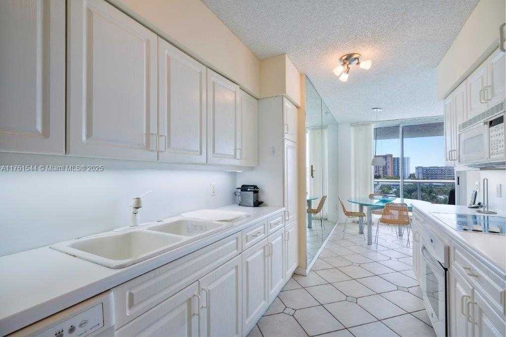 Small Image of 16400 COLLINS AVE #544, Sunny Isles Beach Number 6