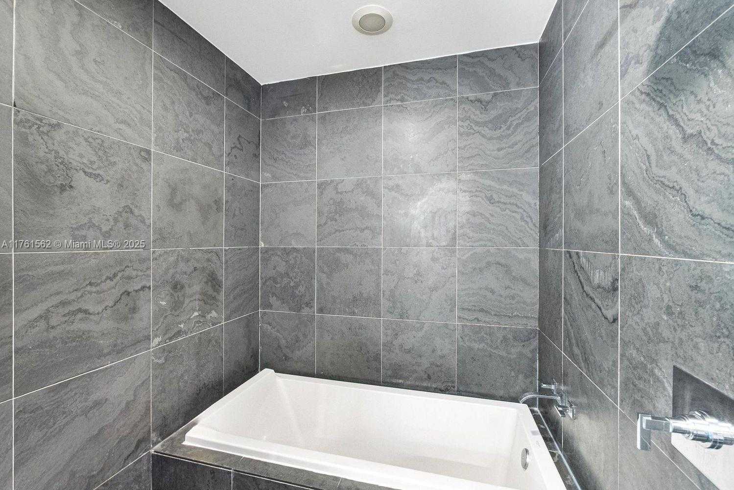Small Image of 900 BISCAYNE BOULEVARD #4504, Miami Number 13