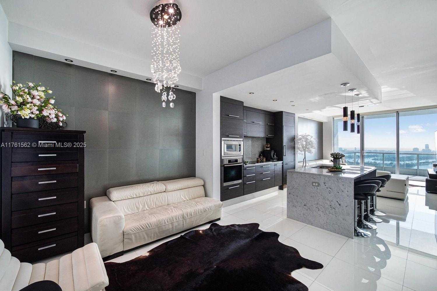 Small Image of 900 BISCAYNE BOULEVARD #4504, Miami Number 3