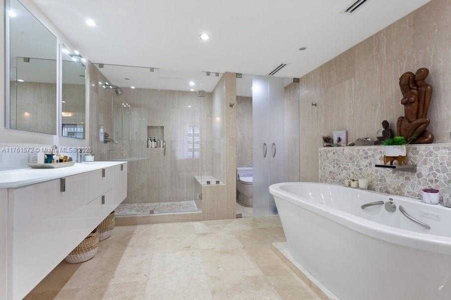 Small Image of 2 GROVE ISLE DR #B502, Miami Number 20