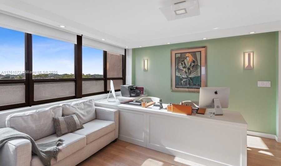 Small Image of 2 GROVE ISLE DR #B502, Miami Number 23