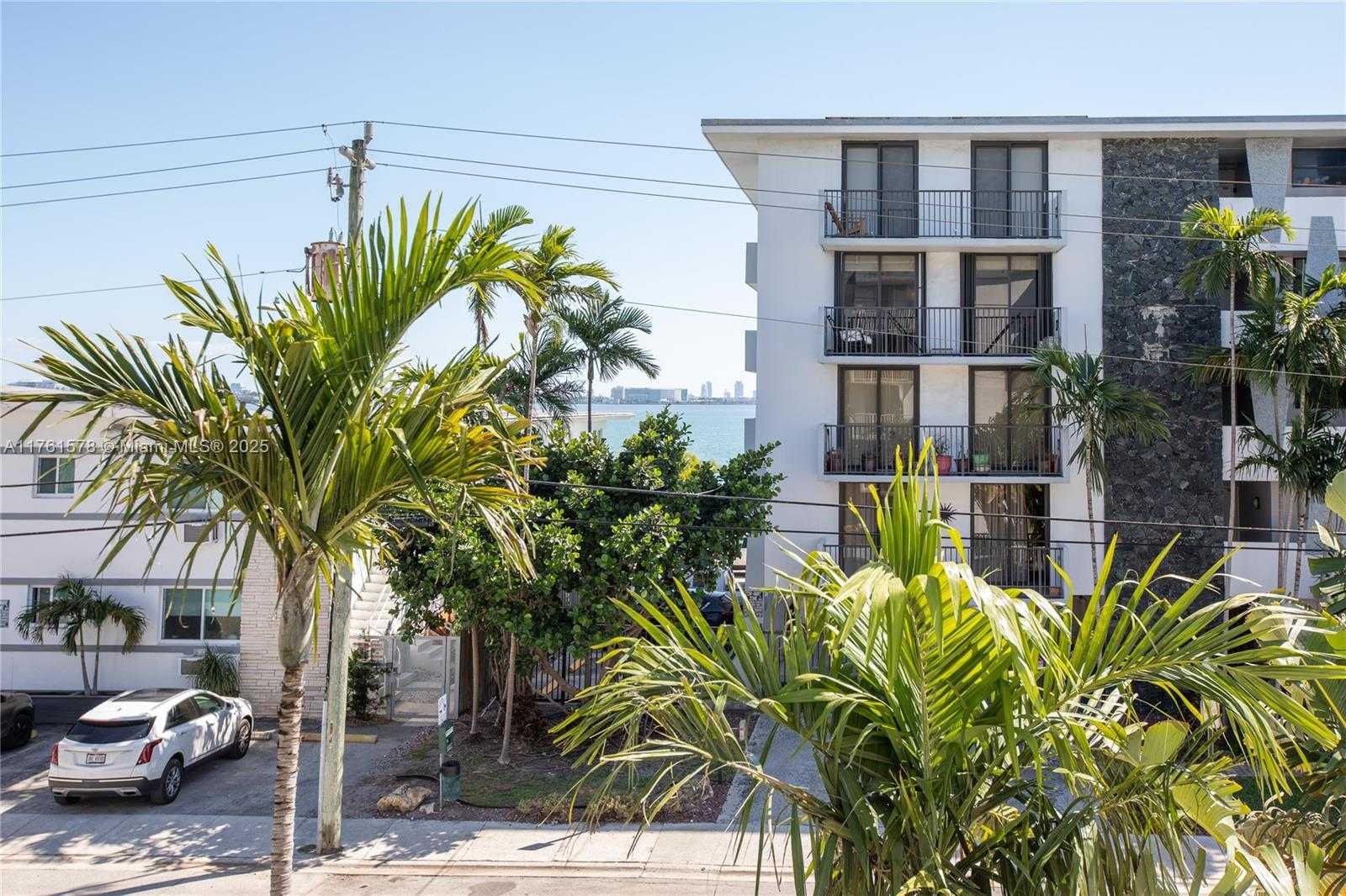 Small Image of 1801 SOUTH TREASURE DR #321, North Bay Village Number 15