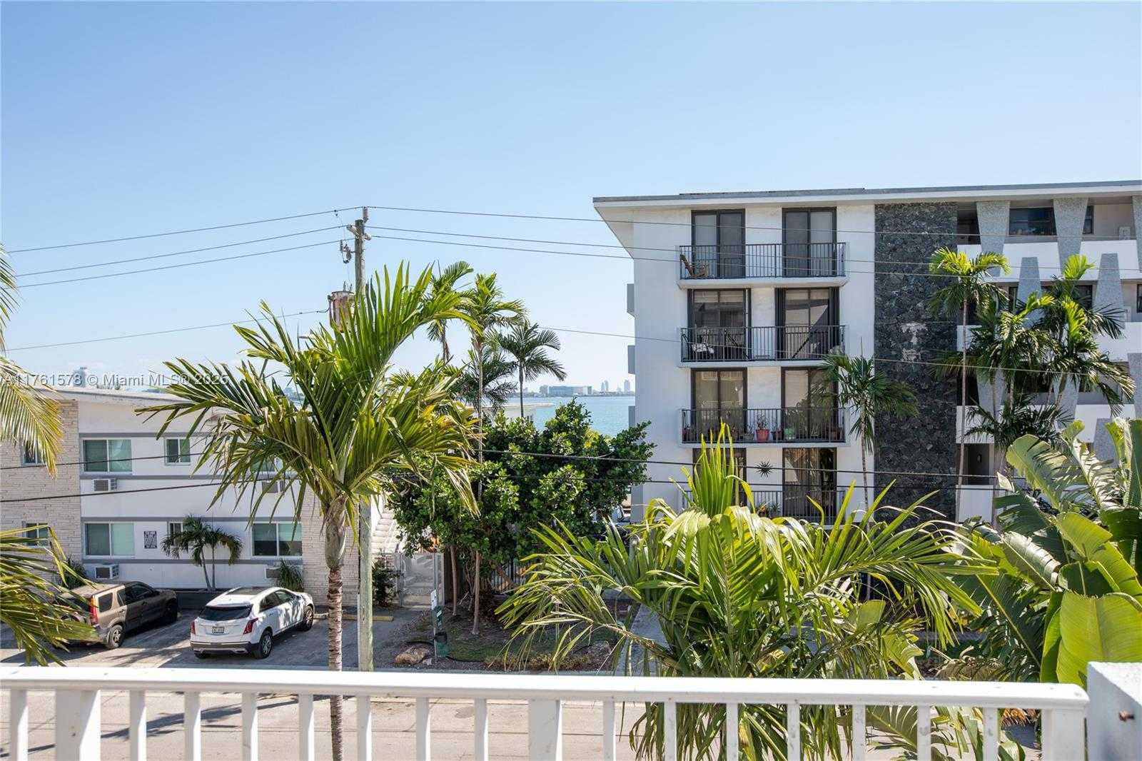 Small Image of 1801 SOUTH TREASURE DR #321, North Bay Village Number 16