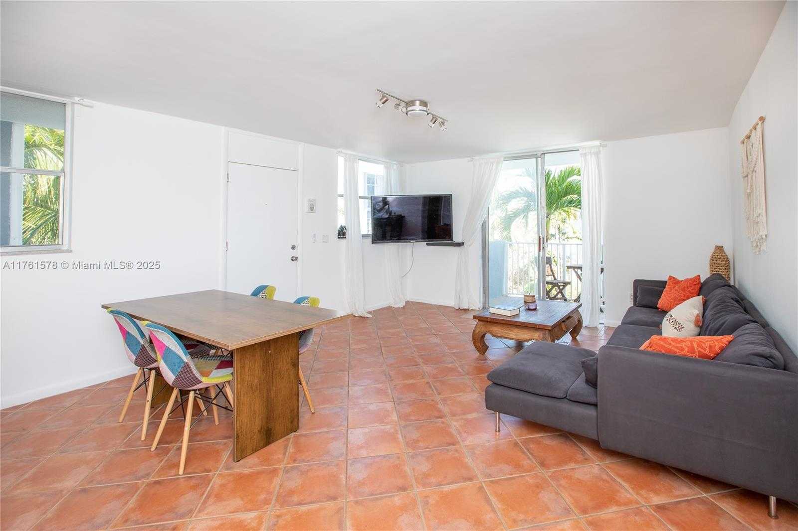 Small Image of 1801 SOUTH TREASURE DR #321, North Bay Village Number 8