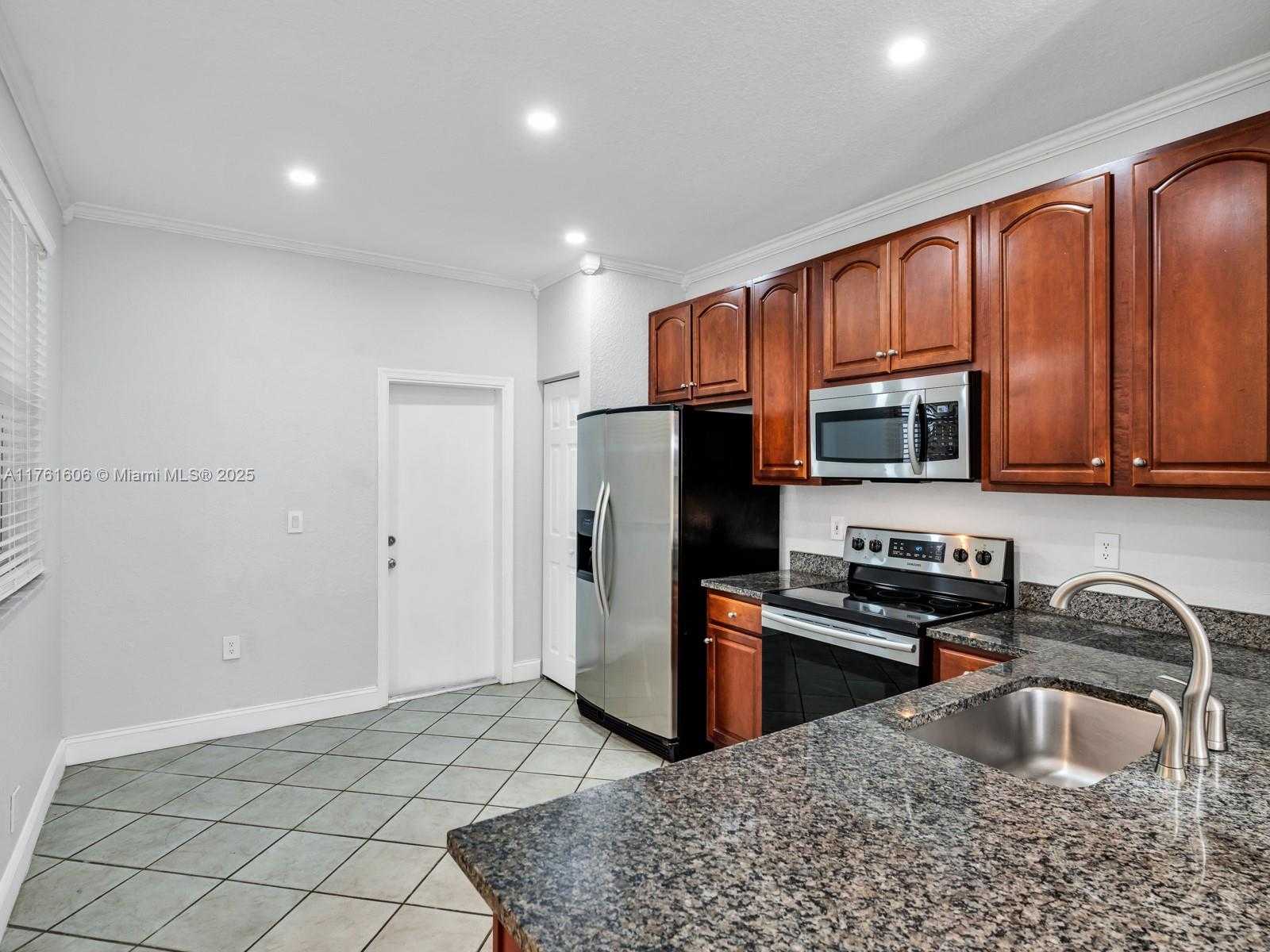 Small Image of 2094 HACIENDA TER #2094, Weston Number 20