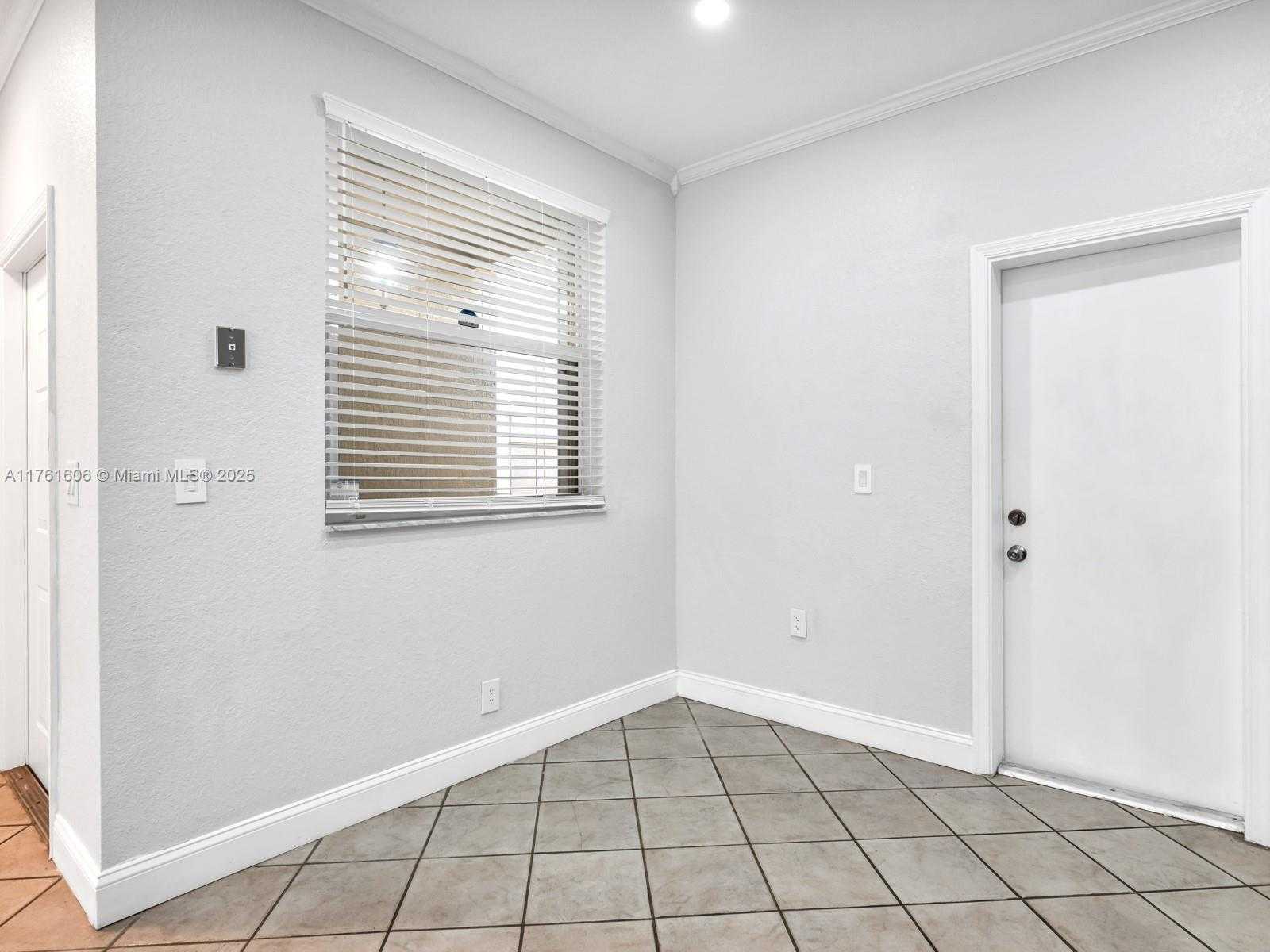 Small Image of 2094 HACIENDA TER #2094, Weston Number 21