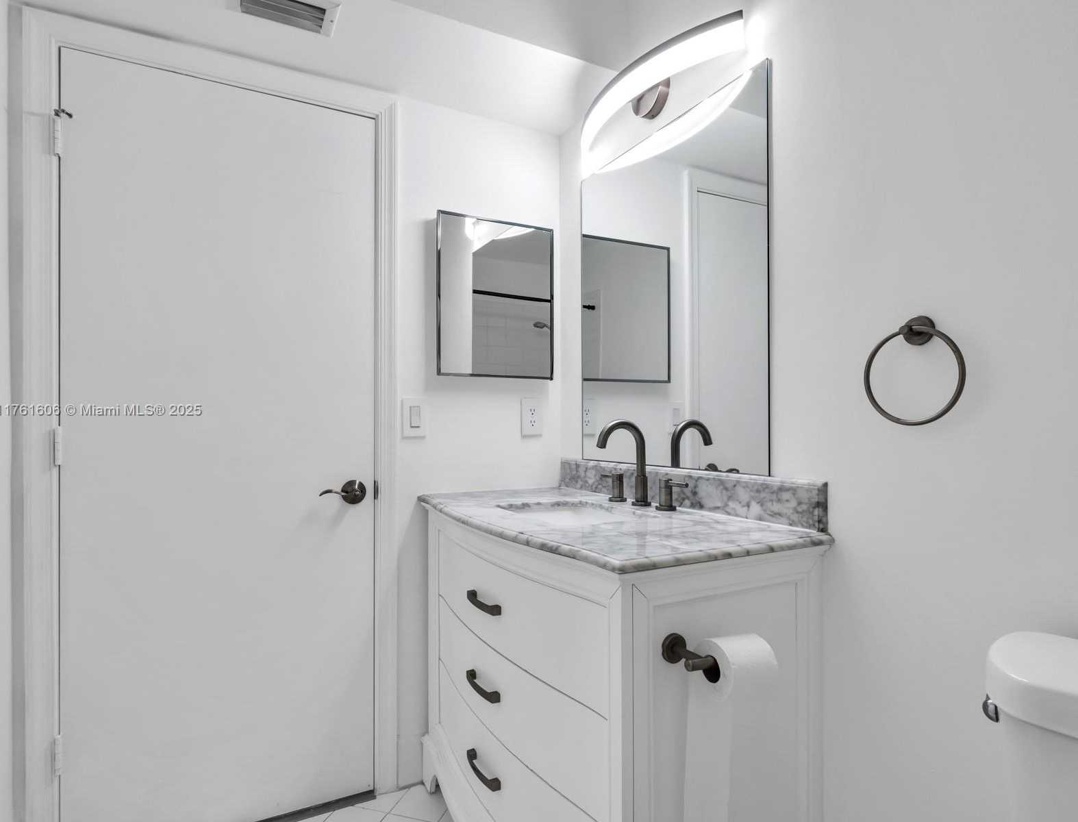 Small Image of 2094 HACIENDA TER #2094, Weston Number 31