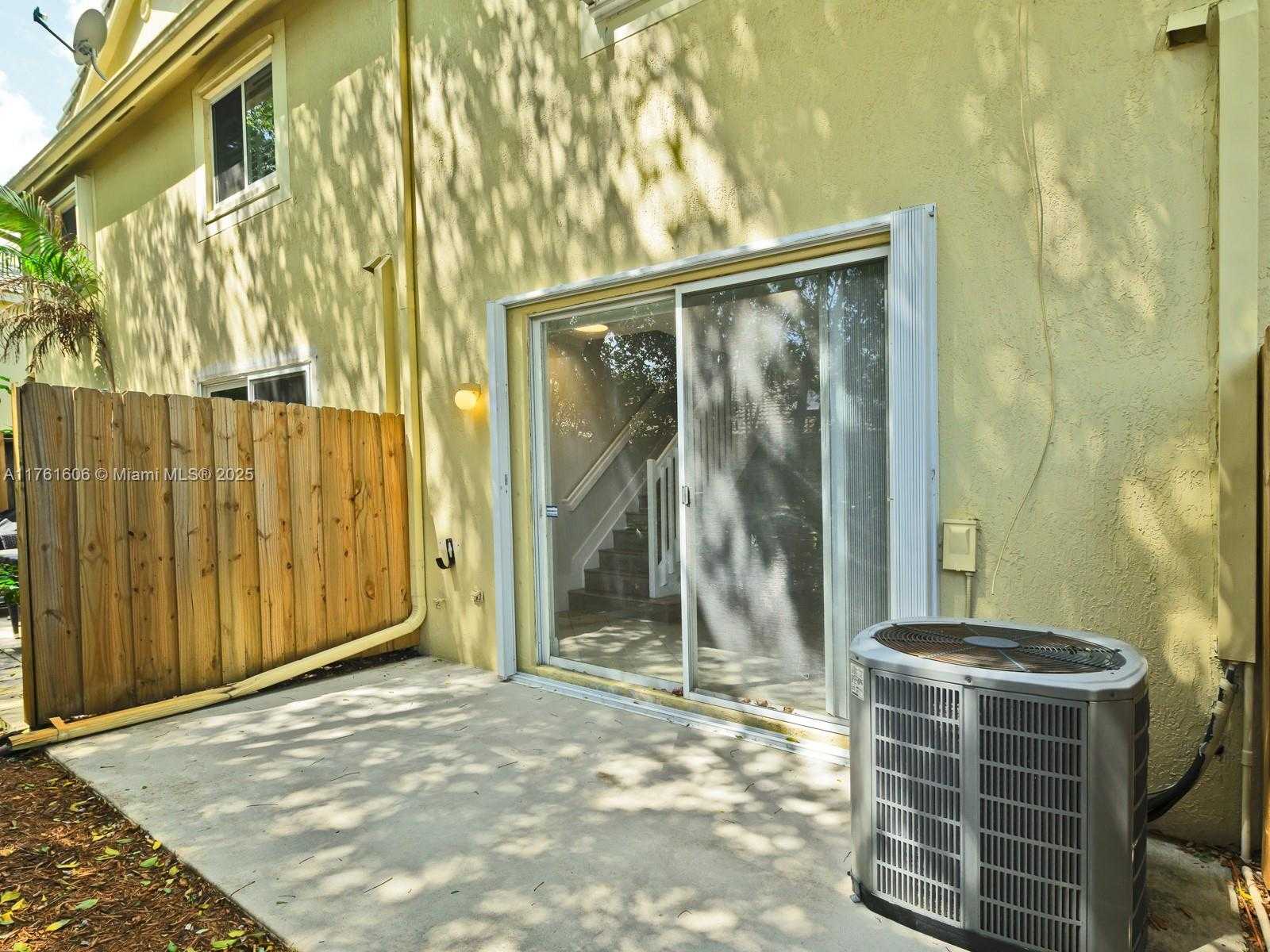 Small Image of 2094 HACIENDA TER #2094, Weston Number 35